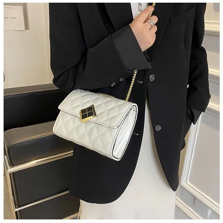 Tas Elegant Lisa Slingbag Tas Selempang Wanita Tali Panjang Tas Wanita Murah 4