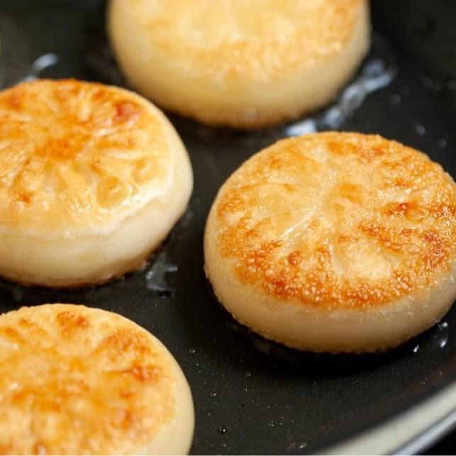[Hỏa tốc HCM] Bánh Hotteok nhân phô mai Mozzarella 600g 12 chiếc Pulmuone 1