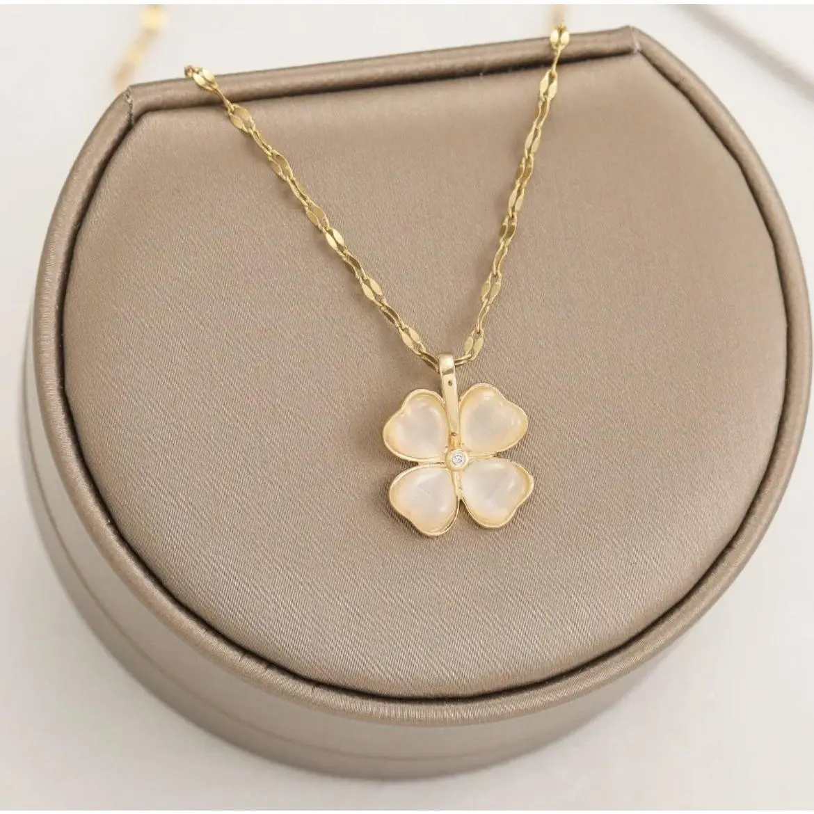 Kalung Titanium Wanita CP49 Liontin Kalung Kupu-kupu Fuji Perhiasan Fashion Wanita Perhiasan Tidak Luntur
