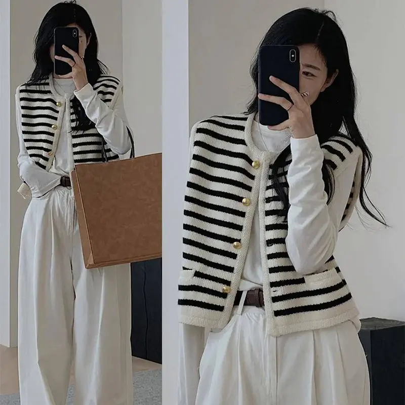 Áo vest dệt kim phong cách Hàn Quốc sang trọng cao cấp tiểu thư sọc giản dị ngọt ngào không tay áo len cardigan cổ điển áo khoác ba nút áo khoác nữ