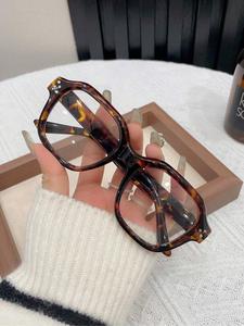 Lentes de Marco Sencillo con Patrón de Tortuga, Casuales y Modernos para Mujeres y Hombres, Lentes de Moda para el Trabajo, Accesorio para Ropa Diaria, Perfectos para Uso Estudiantil Diario
