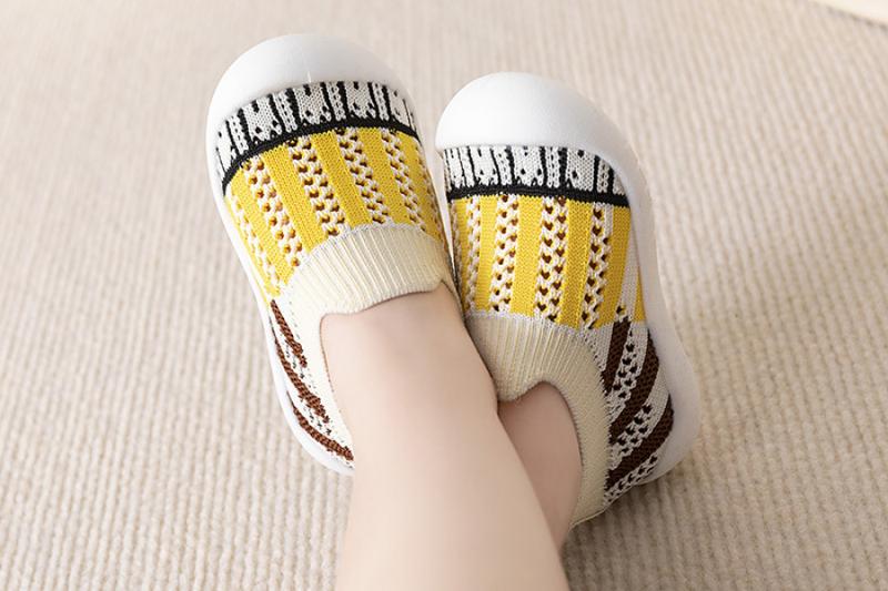 Product Introduction of Baby's Shoes Summer New Baby Toddler Shoes Soft Bottom Non-Slip Indoor and Outdoor Boys and Girls Anti-Kick Collision Can Not Drop Floor Shoes 13
