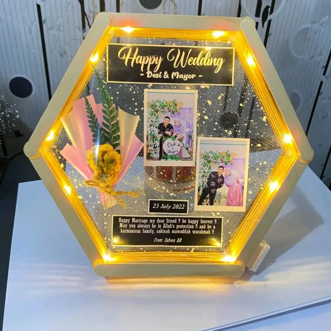 HEXA FRAME BINGKAI HEXAGON KADO ULTAH WISUDA PERNIKAHAN ANNIVERSARY PERPISAHAN ESTETIK LAMPU LED Bunga Flower Foto Gift Kaca profil cetak foto dan bingkai