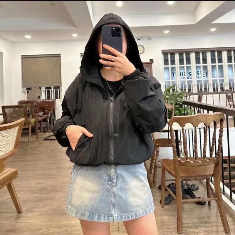 Áo gió nhăn nữ croptop 2 lớp mũ có dây -  Women 3
