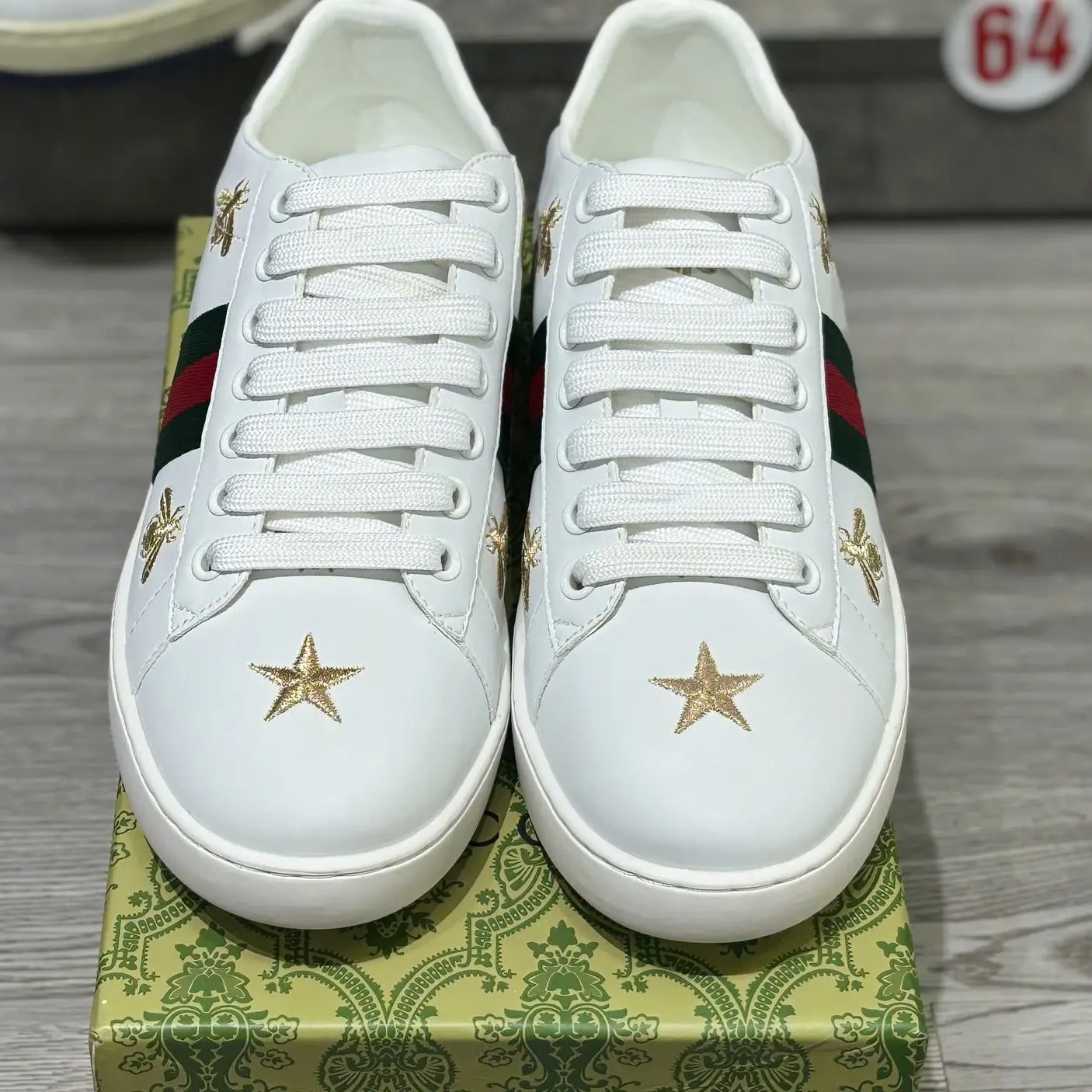 Giày Thể Thao Nam Nữ Đơn Giản Ong Sao Gờ Xê Bản 2024 Đế Bằng Shoes Sneaker - Da Bò Cao Cấp - Cao Su