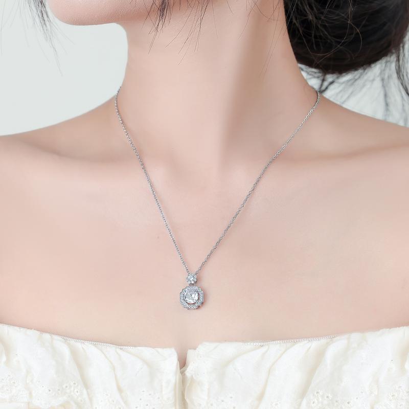 Hot-Selling Imitation Chic Rhinestone Jewelry Pendant Eight Hearts and Eight Arrows Zircon Plated Pt950 Engagement Necklace for Women Fashion Jewelry 5