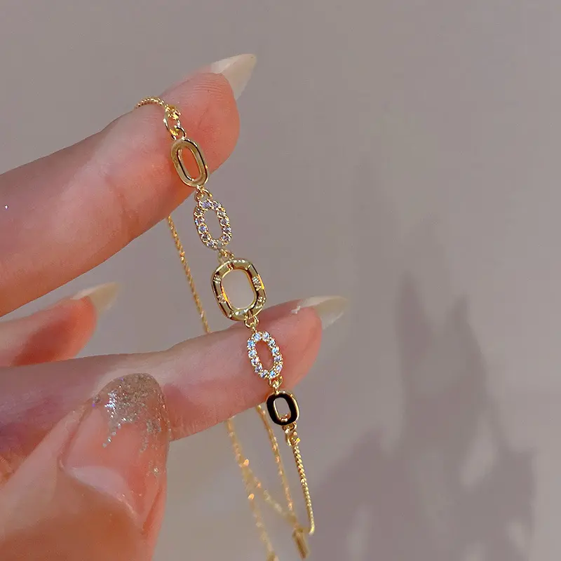 Socialite temperament, light luxury style, zircon bracelet, niche design, ins pull-out bracelet, personalized and versatile hand accessories