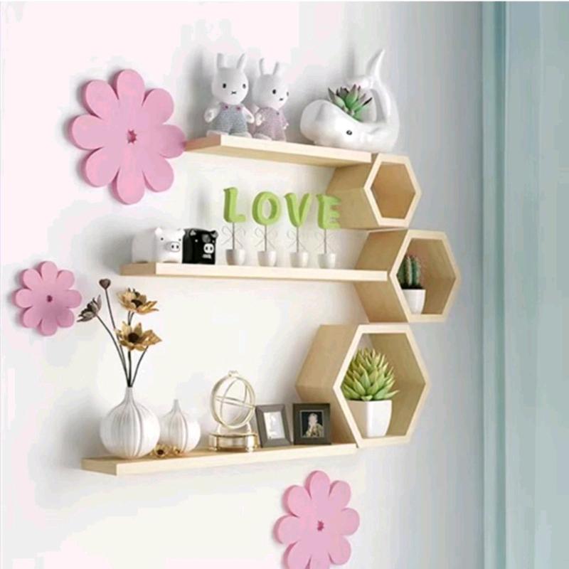 Kệ trang trí treo tường 3 tầng 6 món gồm 3 ô lục giác và 3 thanh ngang để khung ảnh đồ lưu niệm phong cách hiện đại châu âu Decor Phòng Decor Trang Trí Nhà Trưng Bày Đựng Sách Kệ Sách kego