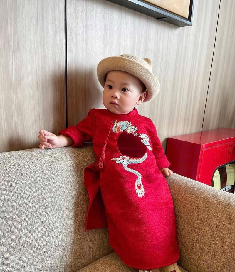 Product Introduction of Áo dài cho bé trai + Hình thêu + chất gấm cực đẹp  - Size 7-27kg [Sushi Kids] 7