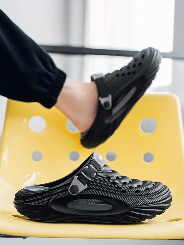 Unisex's Classic Clog, Casual Comfortable Breathable Clogs, Thick Sole Beach Shoes for Indoor & Outdoor Wear, Boy 4