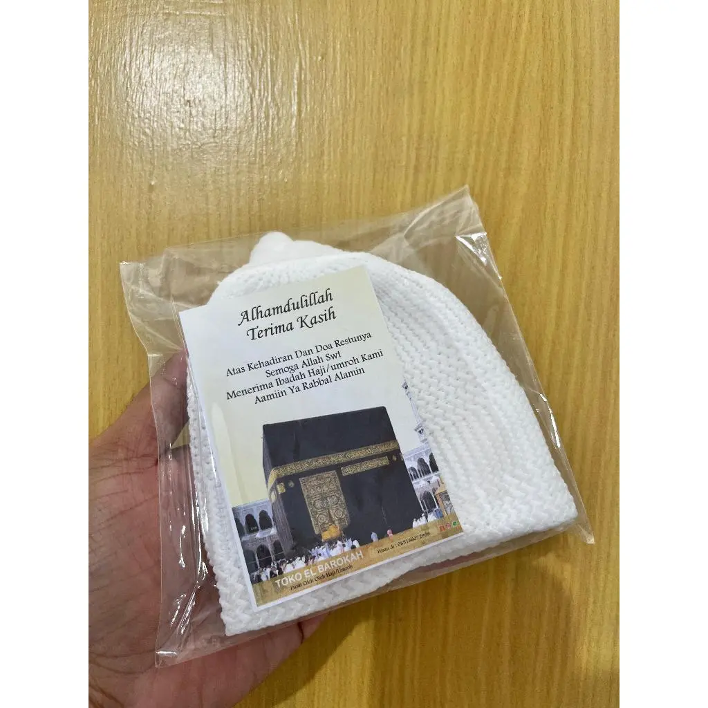 souvenir peci putih,souvenir oleh oleh haji/umroh, (peci + kartu ucapan)