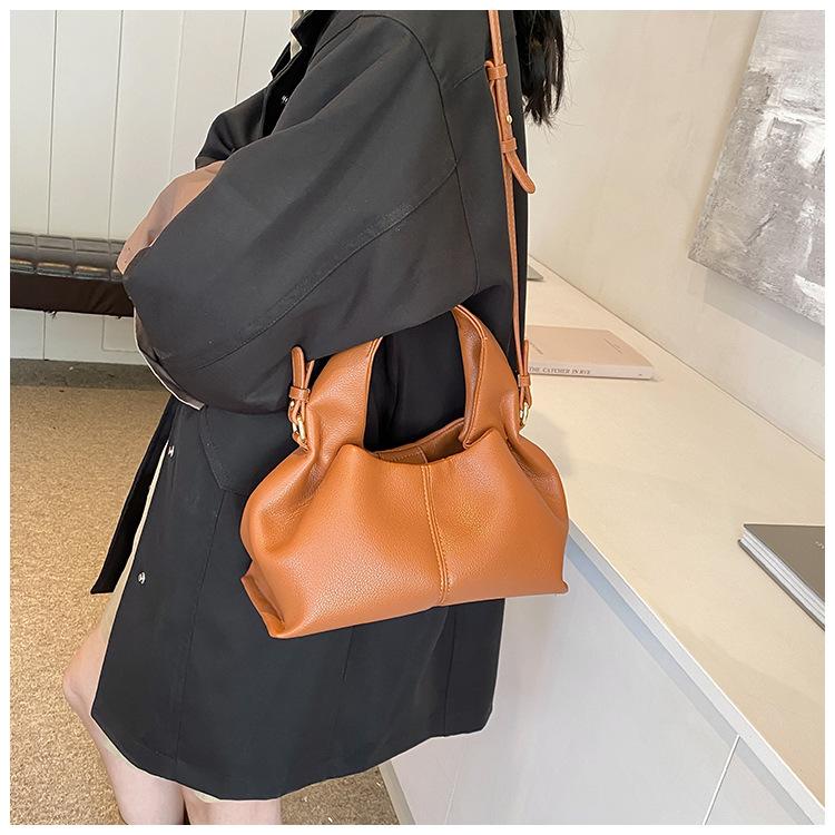 Product Introduction of New Cloud Bag Korean Style Fashion Litchi Grain Soft Leather Shoulder Bag Fashion Women's Handbag 11