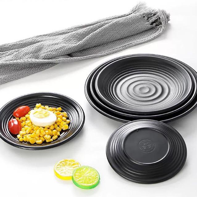 Product Introduction of Đĩa tròn gân nhám (đen, nâu) nhựa phíp Melamine nhiều Size 15,18,20,23,25,28cm Việt Nhật 1