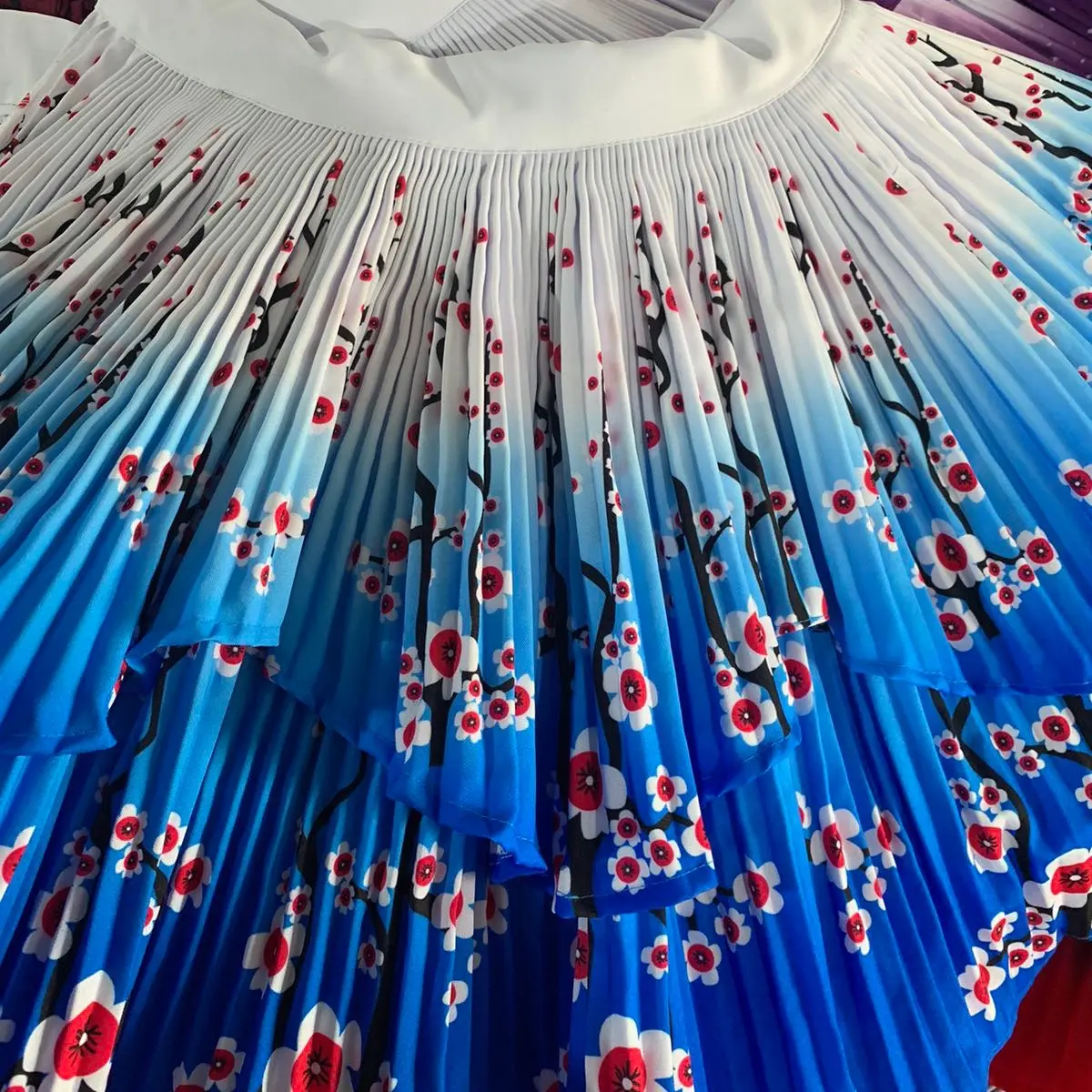 Váy hoa đào màu xanh biển