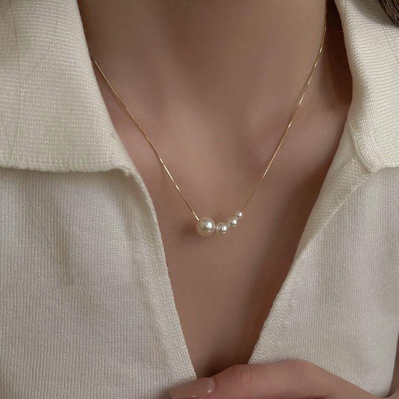 Product Introduction of Pearl Necklace for Women, Niche Light Luxury Design, High-end Fashionable Temperament, Clavicle Chain, Choker, Sweater Chain, Bead Chain 13