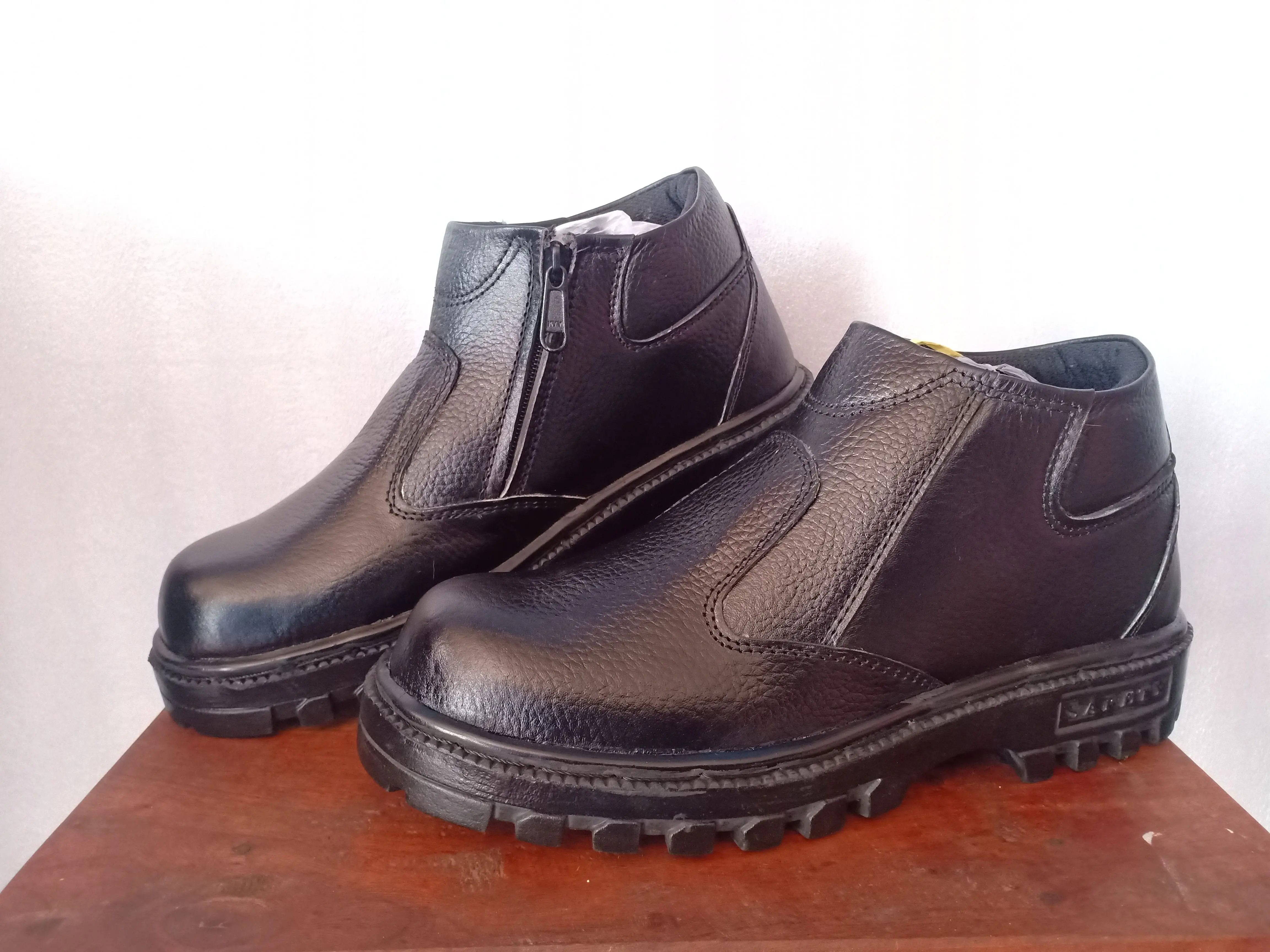King Sepatu Safety Boot Retsleting Kulit Sapi Ujung Besi