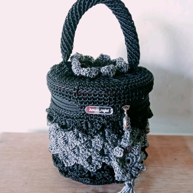 tenong rajut motif crocodile 3