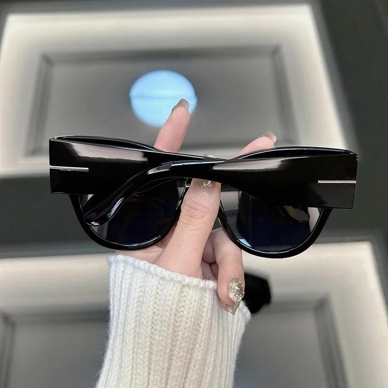 Product Introduction of Classic Cat Eye Sunglasses Women Men Fashion Sun Glasses Female Male Designer Mirror Casual Travel Shades Oculos De Sol 8