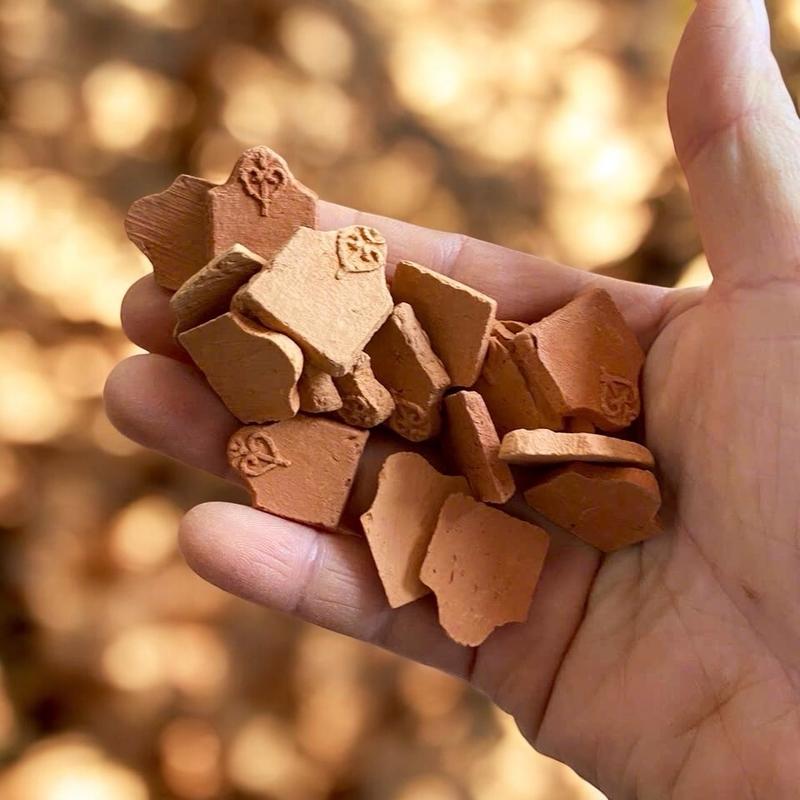 400 viên Ngói Mini, Ngói Mũi Cổ Xây Mô Hình Tiểu Cảnh, Trang Trí Sân Vườn, Đất Sét Nung Chín, Đỏ Gạch, Kích Thước 20 x 18 x 2mm