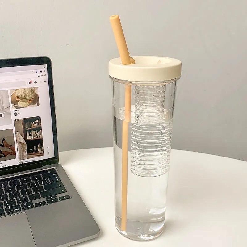 Bình Nước Detox Trong Suốt Dung Tích 700ml Có Ống Hút Tiện Dụng có thể gập lại, có ngăn đựng trái cây 4