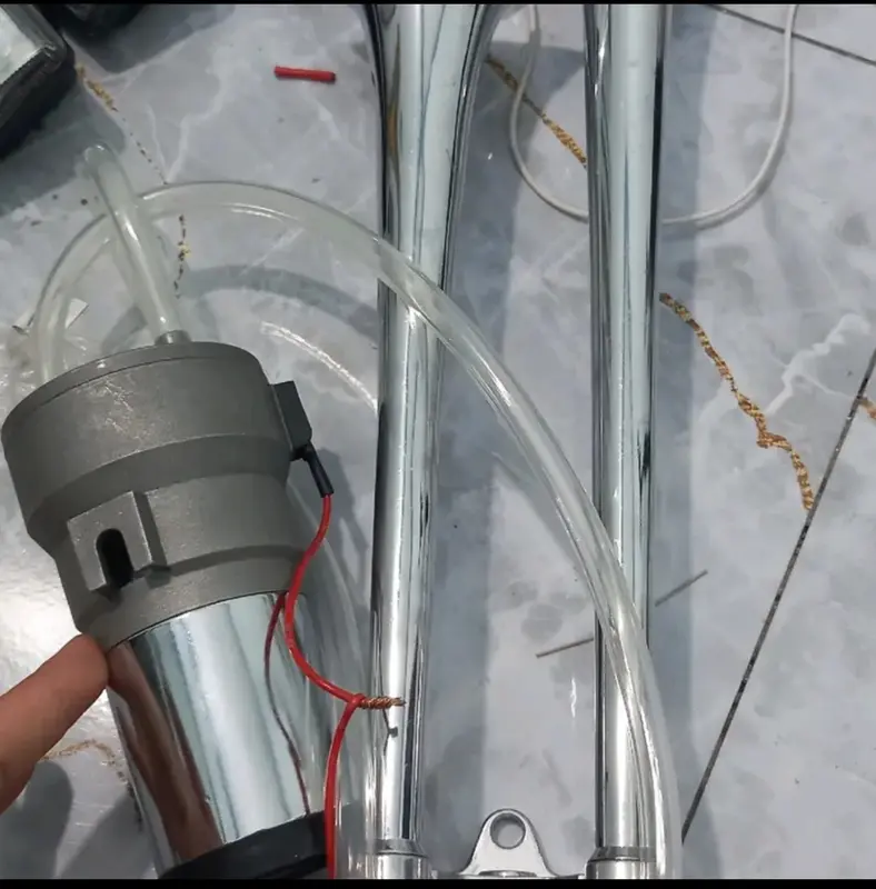 Dòng sản phẩm: Còi điện sinh hơi Ngân 2 loa. 12v, 24v. Phụ Kiện Bi 1