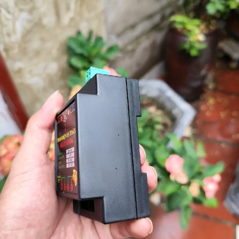 Rơle chuyển nguồn 12v cho phao điện lên bồn nước công xuất 3hp 7