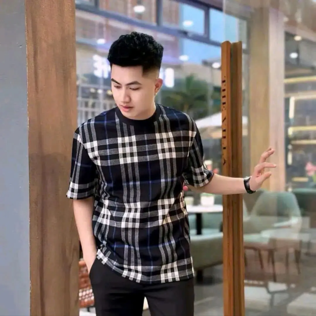 Áo phông kẻ karo trẻ chung mẫu mới,chất vải thoáng mát thẩm hút mồ hôi kiểu dáng sang trọngnlịch sự dễ phối đồ.