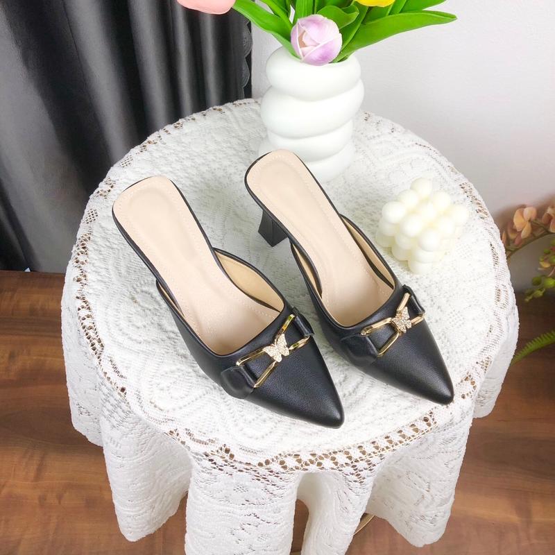 [ SỤC KHOÁ - Tăng 1 size ] Sục cao gót khoá Titan ko han dỉ. Chất liệu cao cấp rất êm mềm- 2 màu Đen Kem trẻ chung Shoes Nữ Women giày DéP