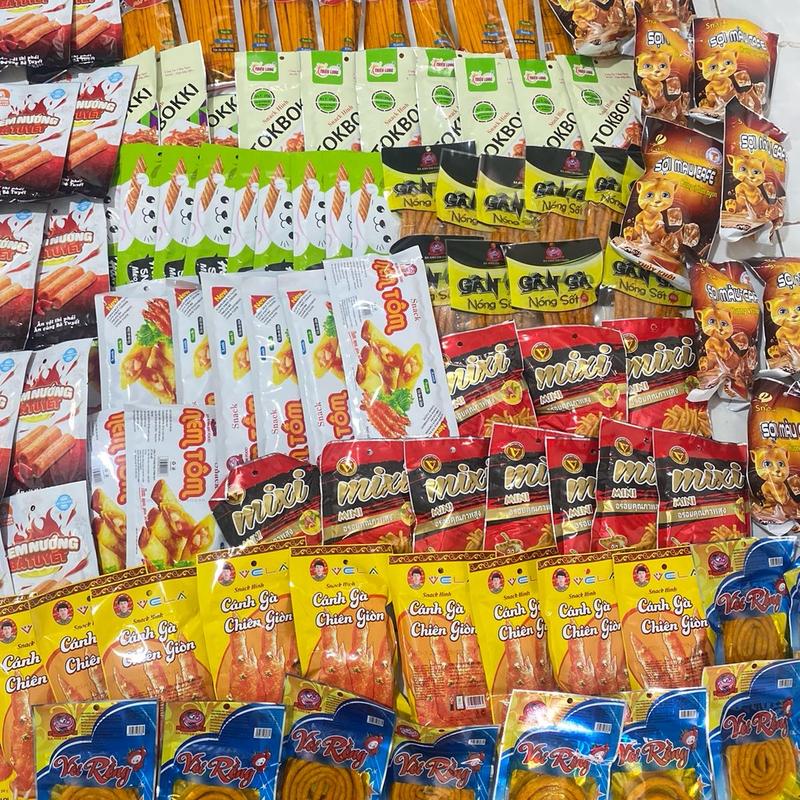 Combo 100 gói snack Ăn vặt  10 nem phên,10 cánh gà,10 nem tôm,10 tobuki,10 mixi 10 sợi màu cafe,10vòi rồng ,10 gân gà ,10 phô mai que,10 mèo yêu cá 