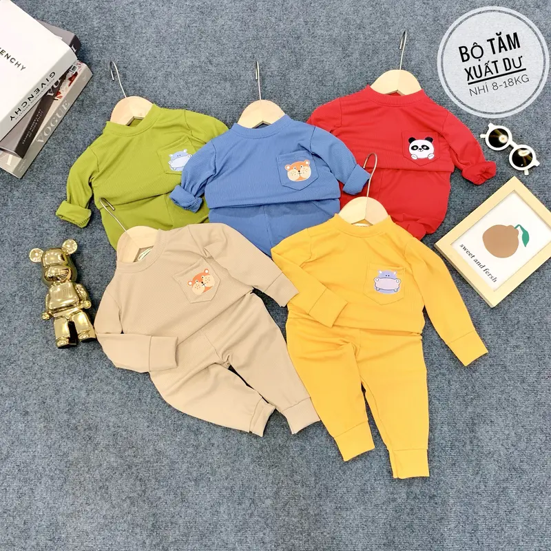 Bộ quần áo thu đông chất len tăm cho bé trai bé gái, thiết kế có túi ngực cổ tròn cho em bé từ 7-19 kg 1