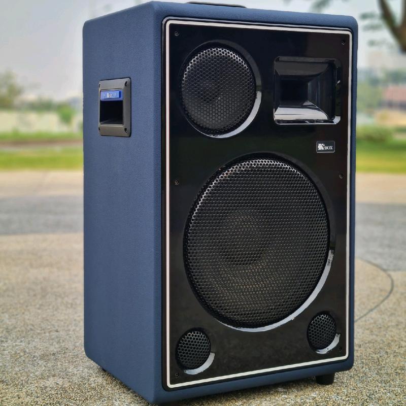 Loa Karaoke KCBox 550Pro, 3 Đường Tiếng, 2 Micro UHF, Kết Nối 2 Loa Không Dây Củ Loa Nghe Nhạc bass cực mạnh dành cho sân khấu mới