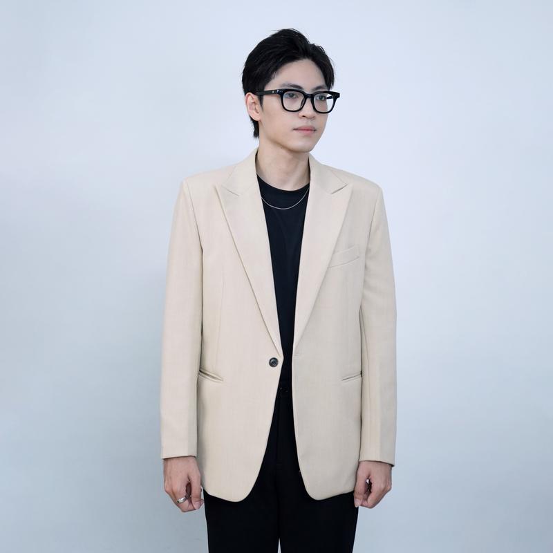 ÁO BLAZER PEAK LAPEL - VE NHỌN 1 CÚC - CÓ ĐỆM VAI, ĐỆM NGỰC, GIA CÔNG THỦ CÔNG THEO QUY CÁCH MAY ĐO