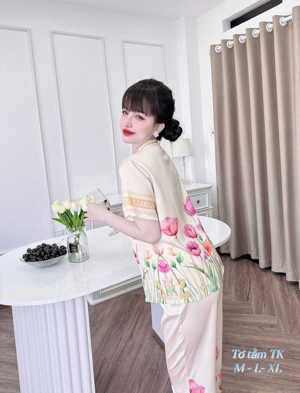 Đồ bộ nữ pijama lụa cao cấp mềm mịn, set đồ ngủ thiết kế họa tiết sang xinh FLORA 5