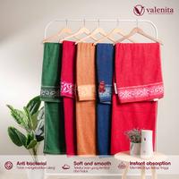 Gambar VALENITA ARUNA - Handuk Mandi Premium Cotton Tebal dan Daya Serap Tinggi - FUCHIA, 70x130 dari Adela Sprei & Bedcover Kab. Gresik 5 Tokopedia