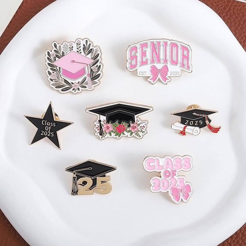 Pin Enamel Topi Sarjana Muda, Hadiah Terbaik untuk Musim Graduasi ...