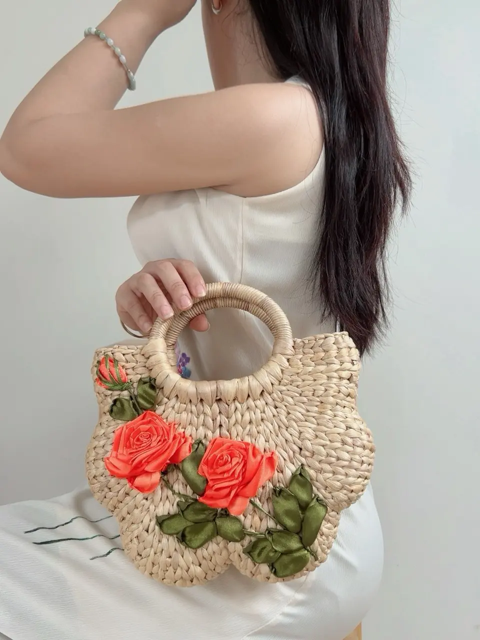 Túi lục bình bí quay se size nhỏ gọn 25x9xh20 cm , nhỏ nhắn đem đi du lịch , tạo điểm nhấn cho bức ảnh cùng gia đình