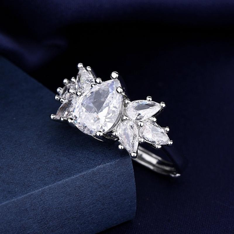 Product Introduction of [with Gra Certificate] Fashion Angel Wings Ring Elegant Water Drop Pear-Shaped Ring 17