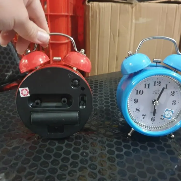 Jam Weker / Jam Meja Beker / Jam Meja Alarm 2832 - random