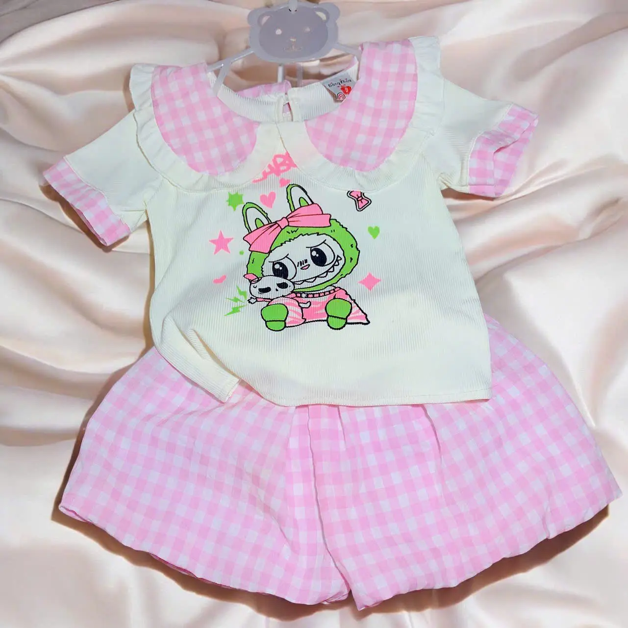 Bộ Cộc Tay Cổ Bèo Họa Tiết LaBuBu+Quần Bí Size 6-15 kí Cho Bé