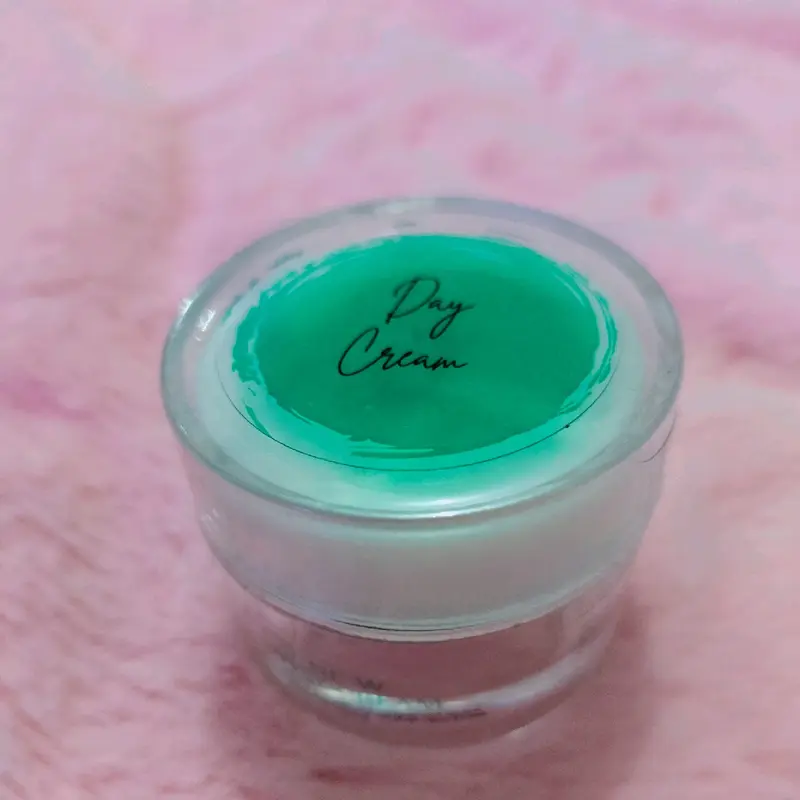 Tsamaaniya skincare krim siang acne 0