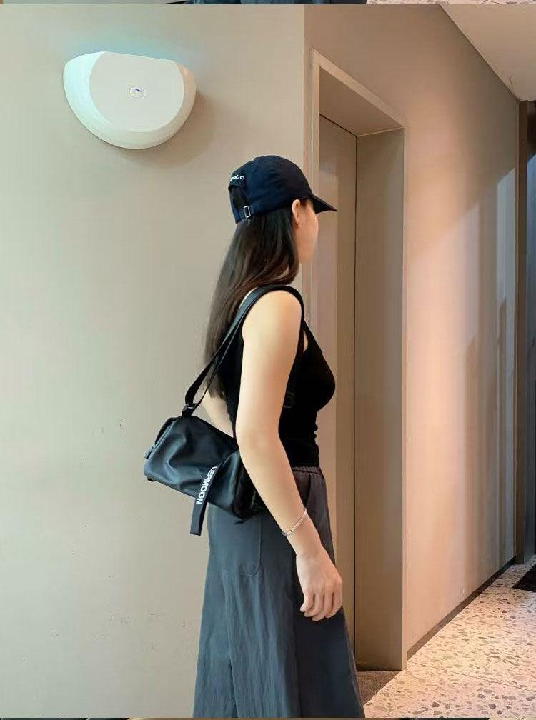 Product Introduction of Beg Utusan, Ketibaan Baru, Kalis Air, Fesyen, Gaya Bahu, Sesuai untuk Lelaki dan Wanita, Serba guna, Bergaya, Reka Bentuk Mudah, Gaya Ins Bags Selempang 9