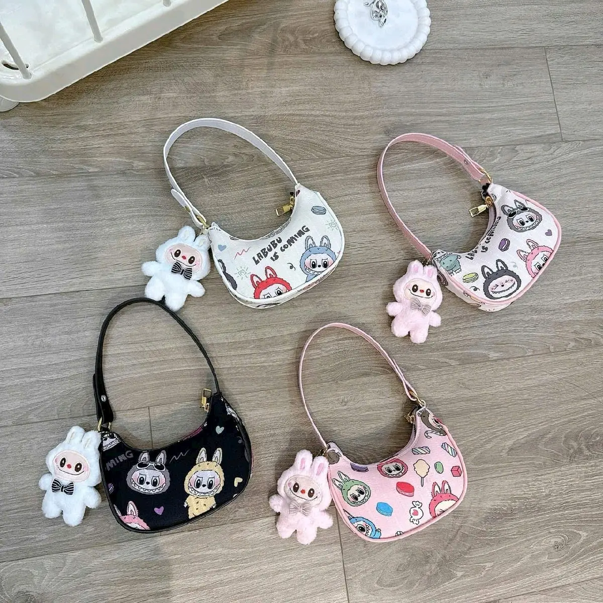 túi mini kẹp nách cho bé gái sz14 kèm gấu