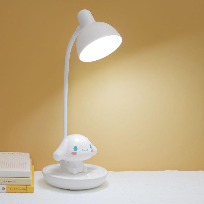 Product Introduction of Lampu Meja Clow M, Reka Bentuk Comel, Sesuai untuk Pelajar, Lampu Desktop, Lampu Perlindungan Mata, Pengecasan USB, Lampu Malam, Lampu Belajar Kanak-kanak Sanrio, 2024 2