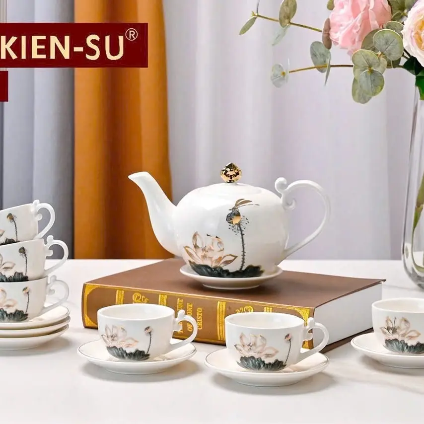 Bộ ấm chén uống trà , cho ngày Tết sang trọng .