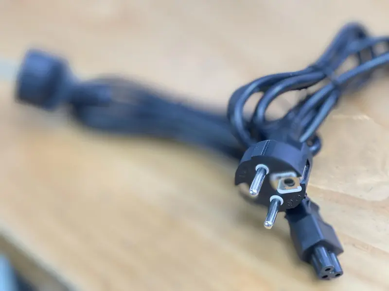 Dây nguồn 2 chân LAPTOP loại tốt , lõi đồng to dày ,chống cháy nổ Bộ sạc gắn tường 1