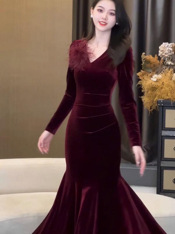 VÁY THIẾT KẾ BODY NHUNG ĐUÔI CÁ KÈM NƠ LÔNG V295 0