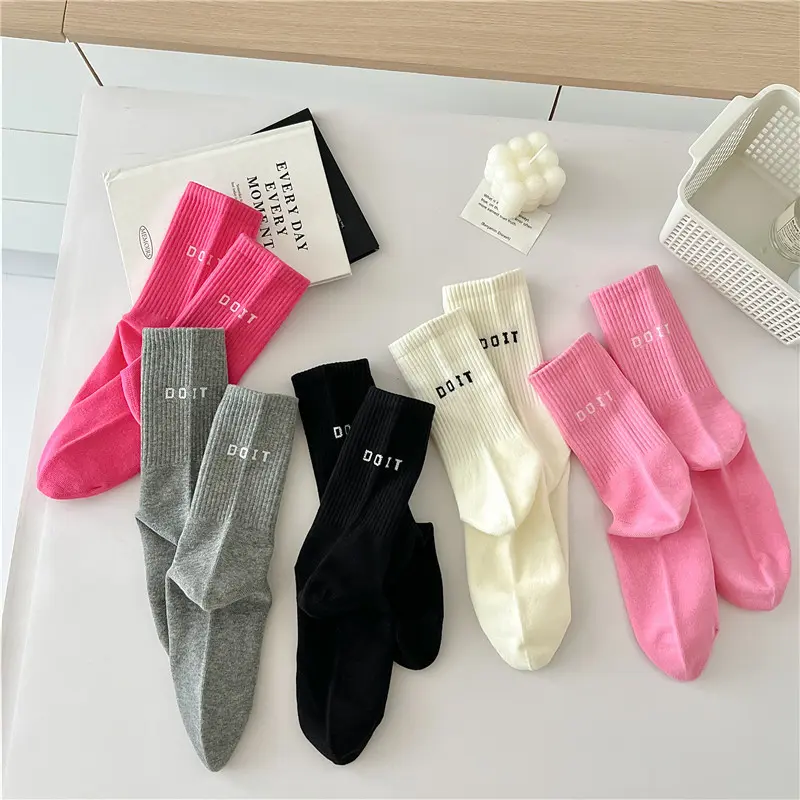 Vớ Tất nữ chữ DOIT cổ cao phong cách thể thao, trẻ trung và năng động