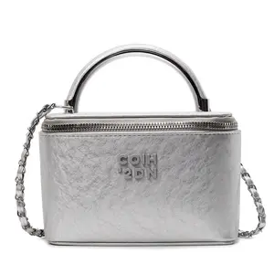 Tas Kotak Box Bag 2025 dengan Sentuhan Futuristik Desain Minimalis Struktur Kotak Aesthetic Bisa Sebagai Tas Tangan Selempang atau Shoulder Bag Gaya Korea Kekinian dan Versatile untuk Gaya Sehari-hari