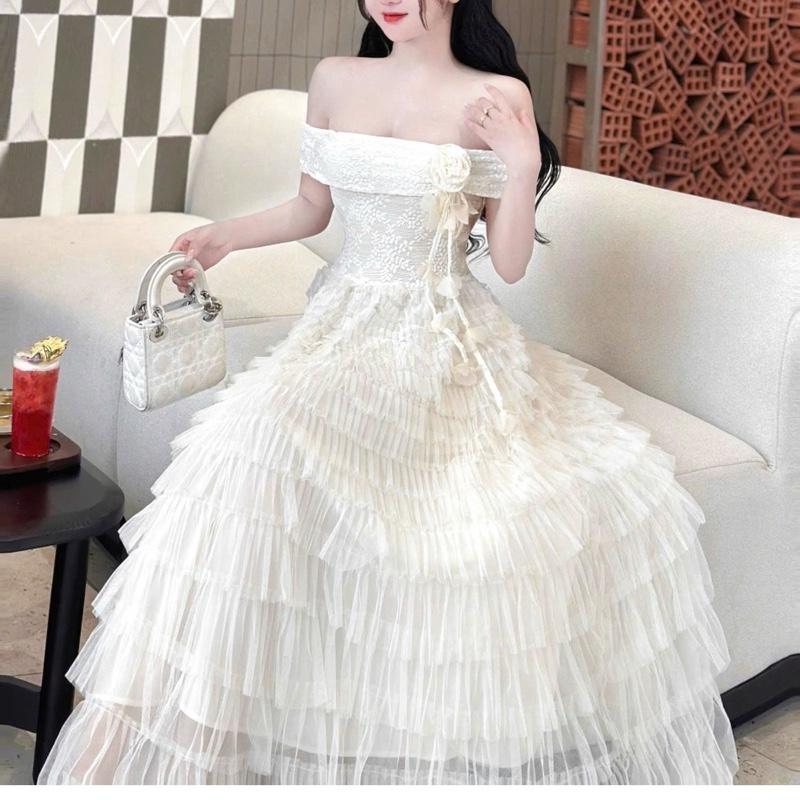 Váy thiết kế ren trễ vai đính hoa chân ren tầng dáng dài NQh8 2