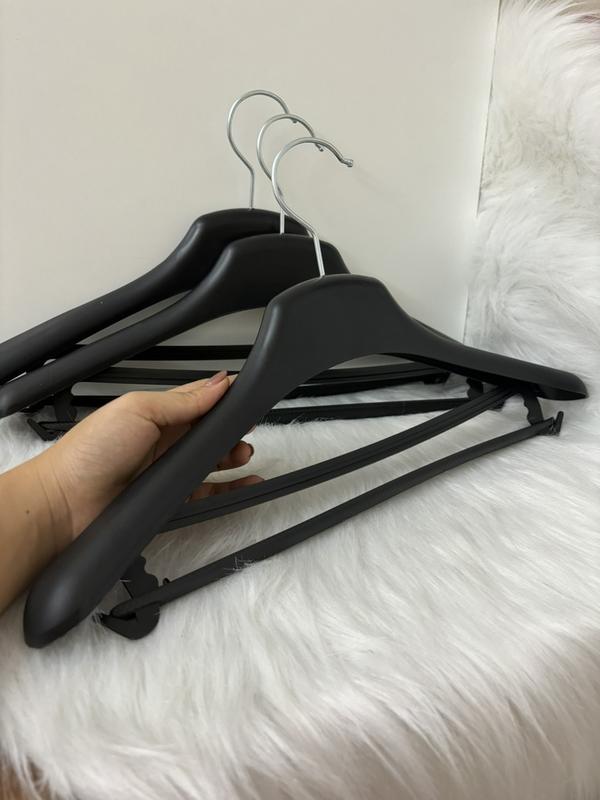 combo 5 Móc treo quần áo vest nam bằng nhựa cao cấp vai ngang 45cm có thanh ngang sản phẩm dùng cho của hàng và shop thời trang